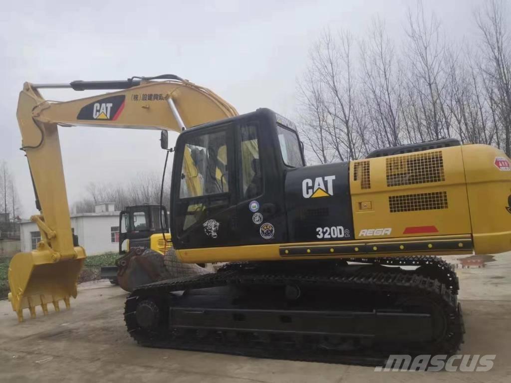 CAT 320D حفارات زحافة
