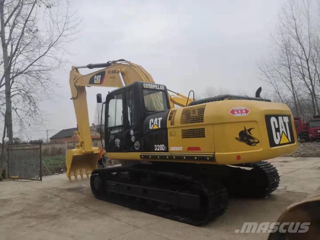 CAT 320D حفارات زحافة