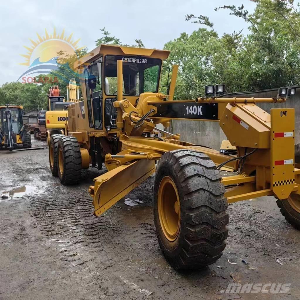 CAT 140 K معدات تمهيد الطرق
