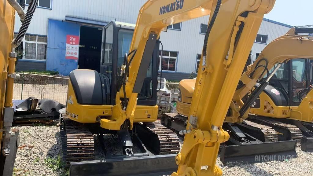 Komatsu PC 40 MR حفارات زحافة