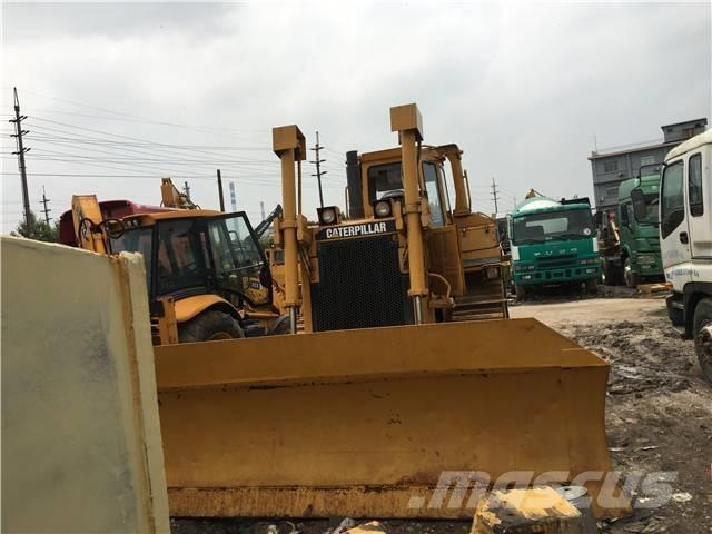 CAT D7R بلدوزرات مجنزرة