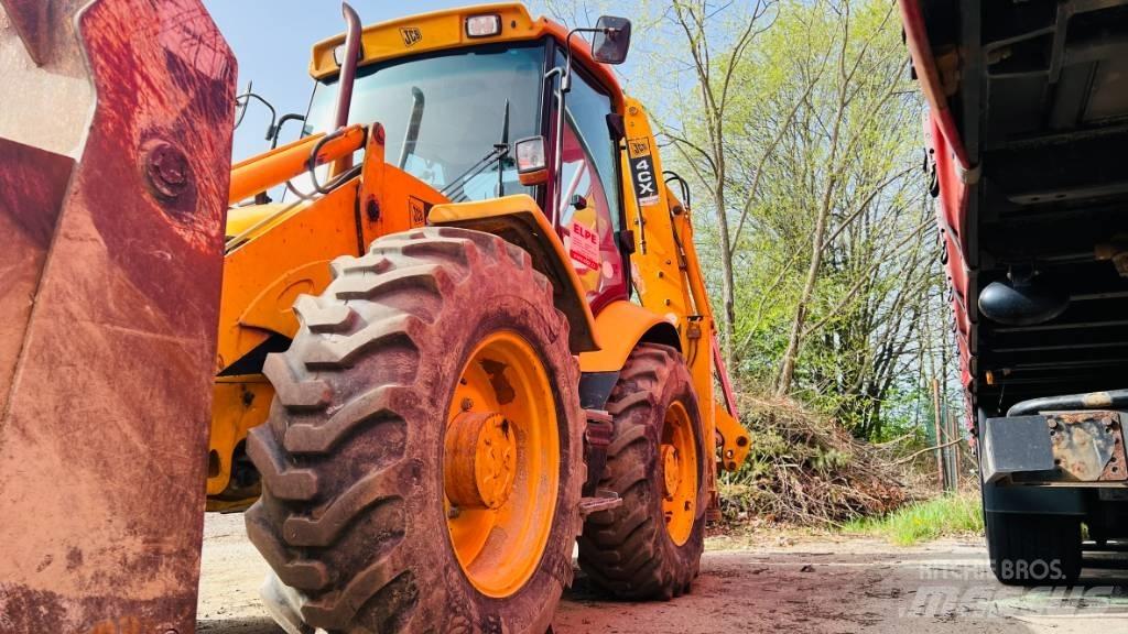 JCB 4 CX لوادر ذات جرافات عكسية