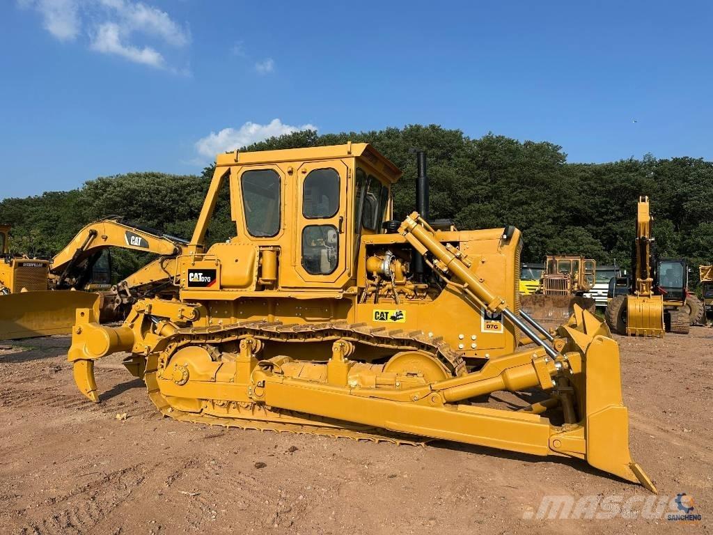 CAT D7G بلدوزرات مجنزرة