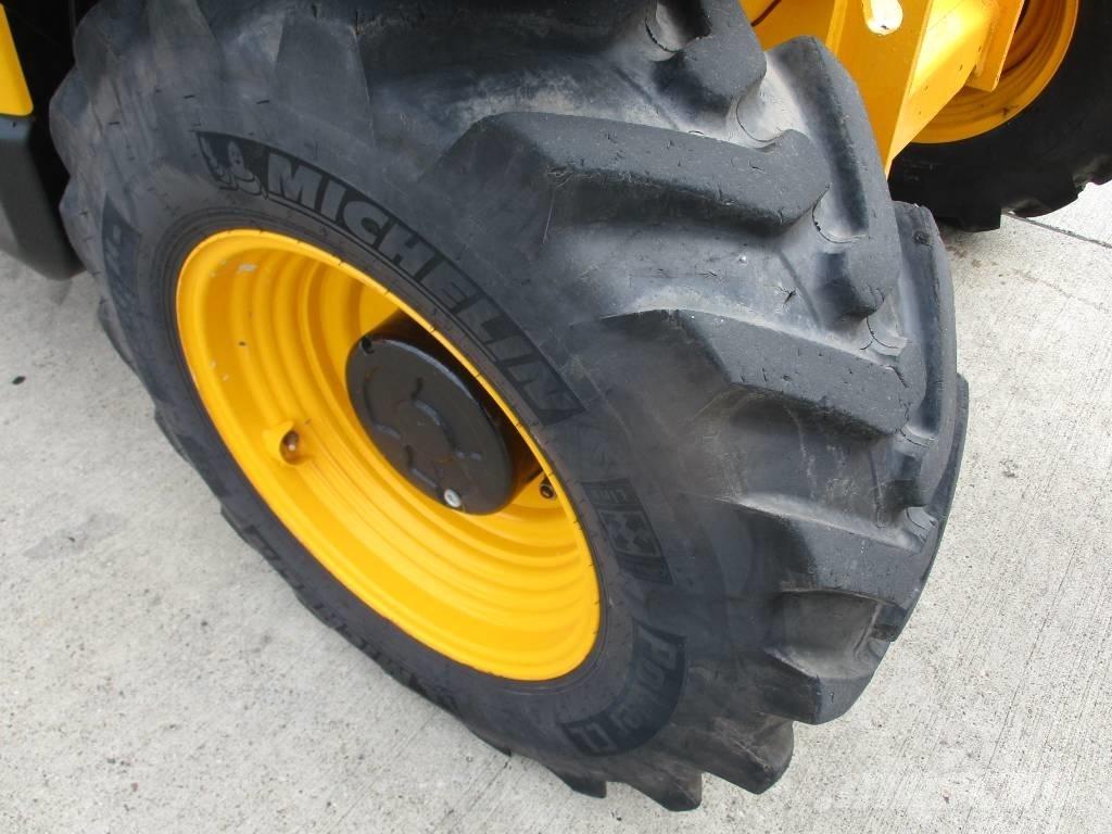 JCB 535-95 (599) مناولات متداخلة