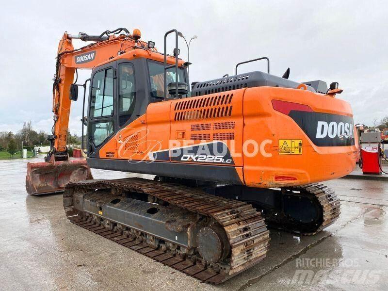 Doosan DX 225 LC حفارات زحافة
