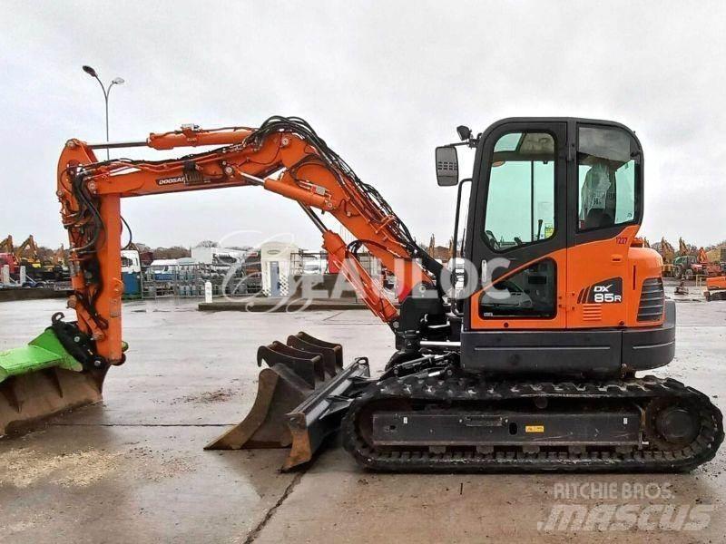 Doosan DX85R حفارات زحافة