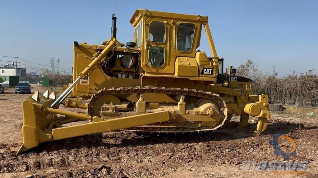 CAT D8K بلدوزرات مجنزرة