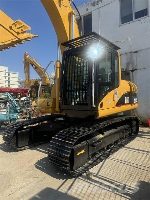 CAT 320 C L حفارات زحافة
