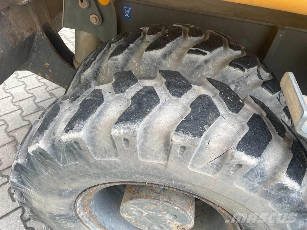 Liebherr A 918 حفارات بعجل