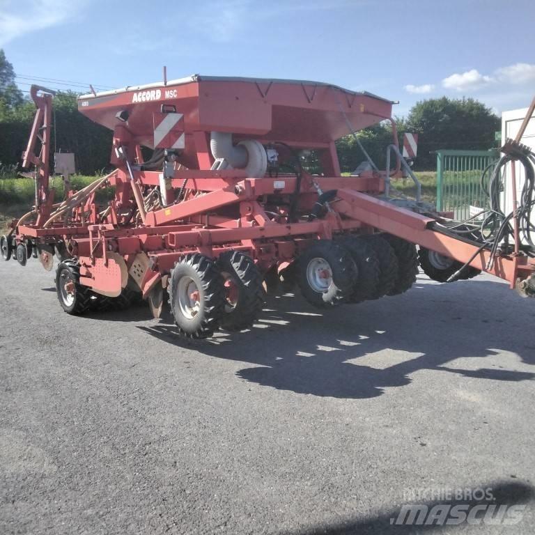 Kverneland MSC 400 مثاقيب