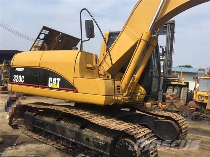 CAT 320 C حفارات زحافة