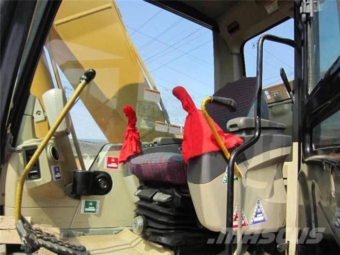 CAT 320 C حفارات زحافة