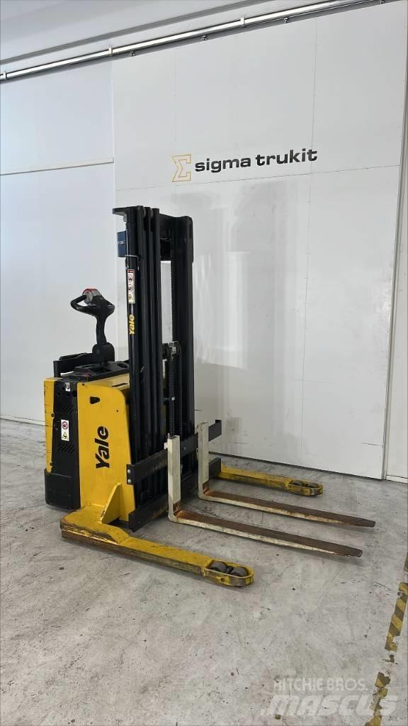 Yale MS 15 X-SL شاحنات مناولة ذاتية الدفع