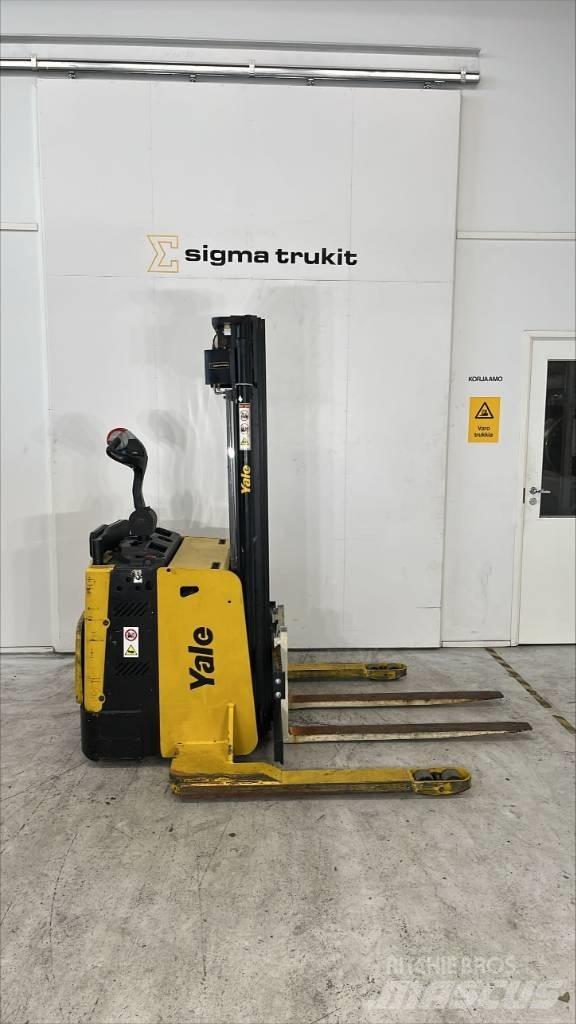 Yale MS 15 X-SL شاحنات مناولة ذاتية الدفع