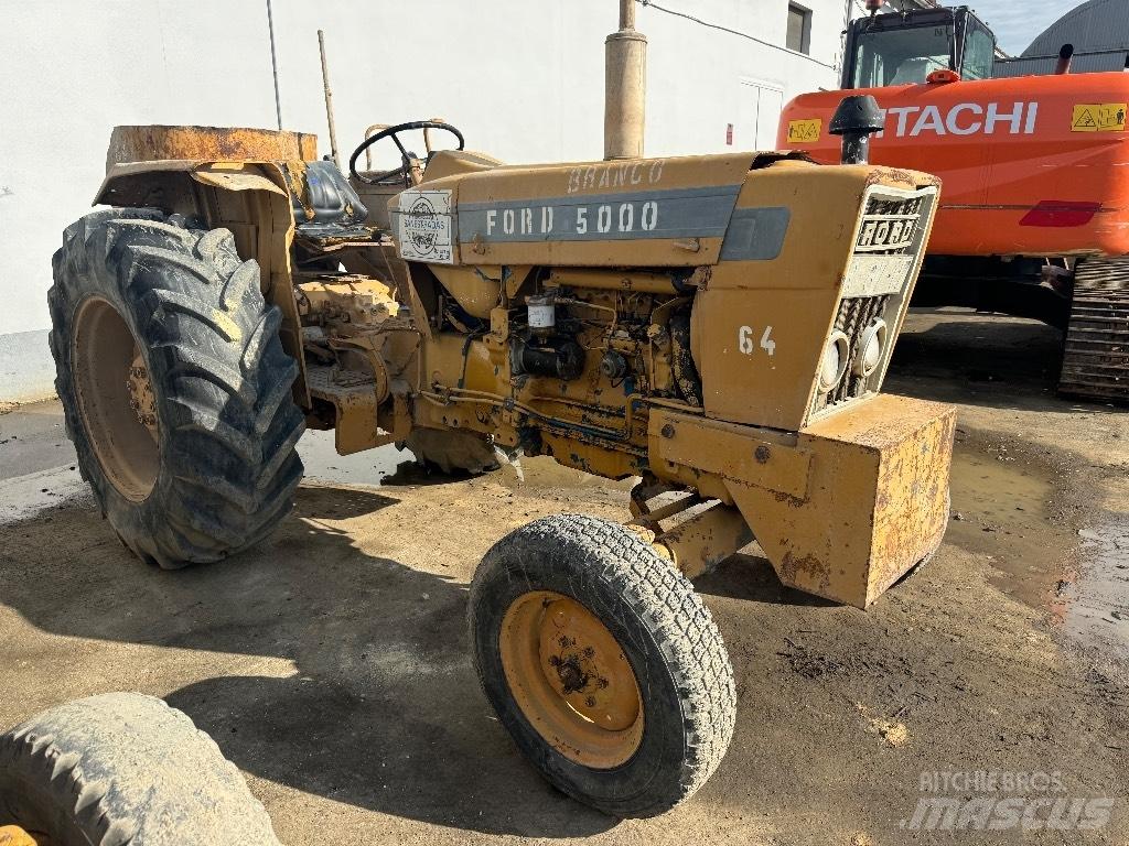 Ford 5000 الجرارات