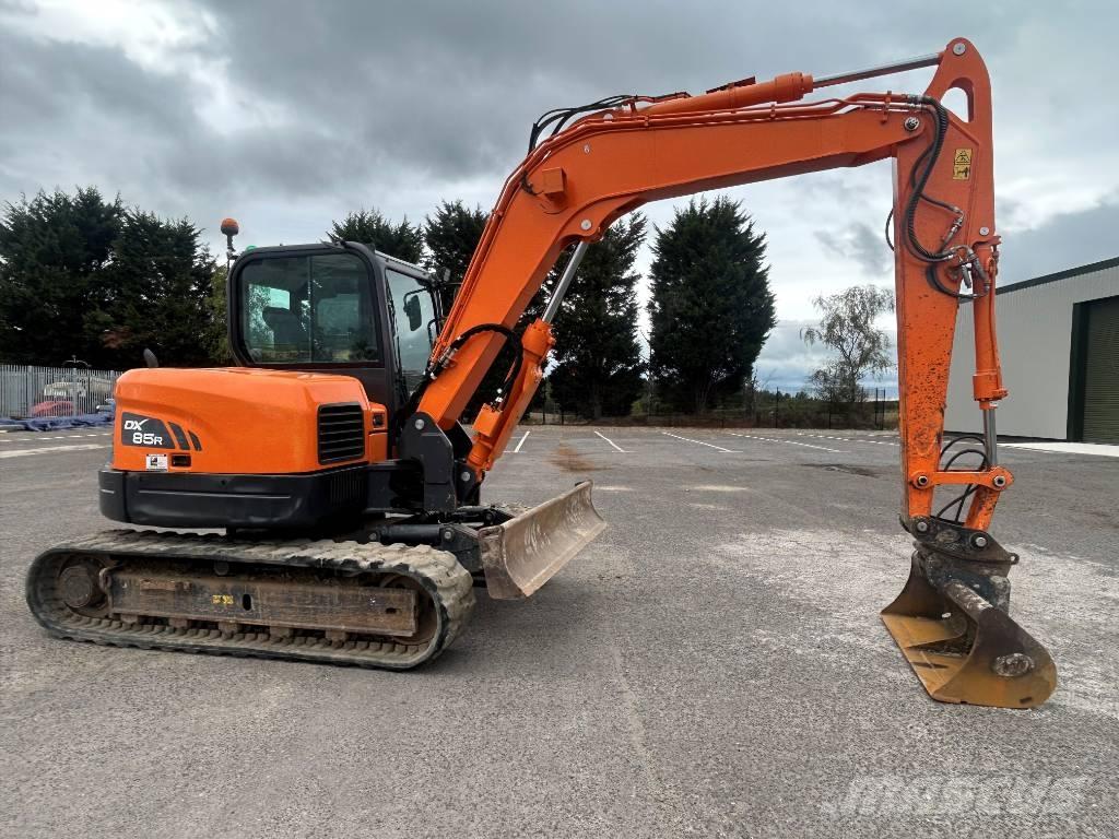 Doosan DX 85 R-3 حفارات وسط 7 طن - 12 طن