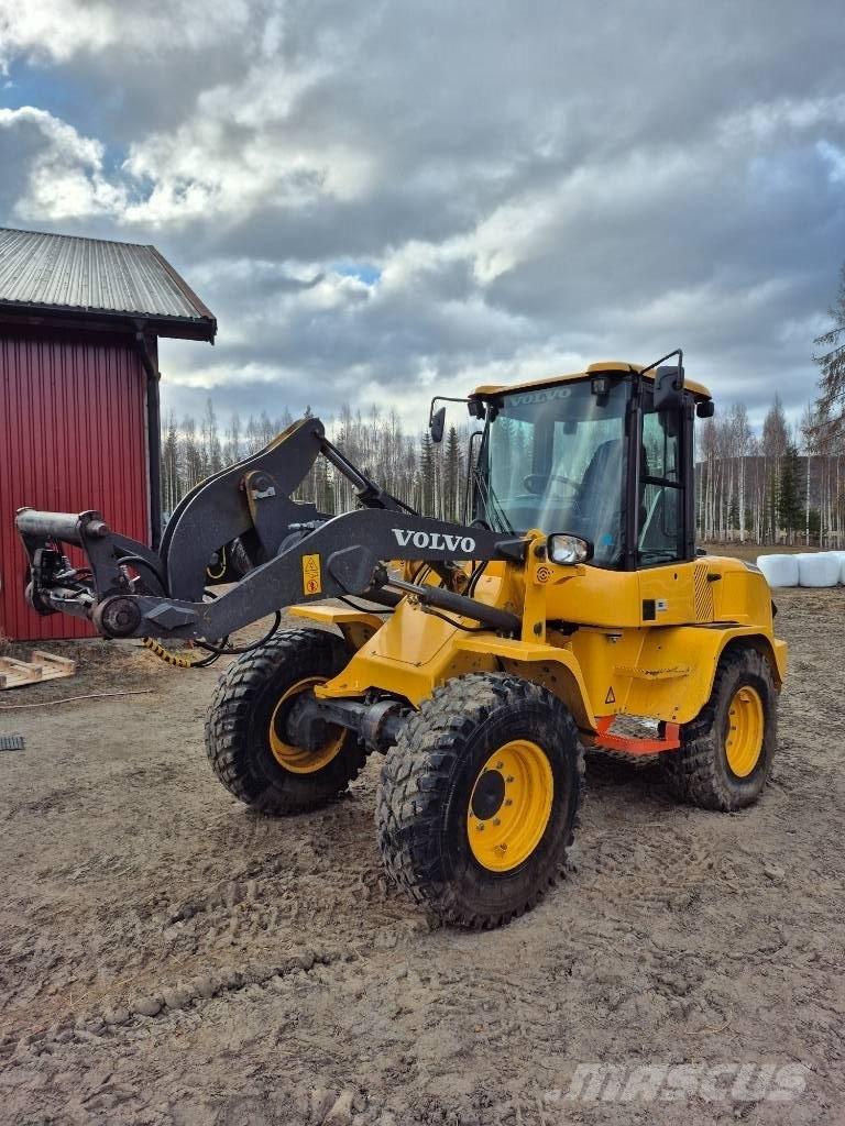 Volvo L 30 G لوادر بعجل