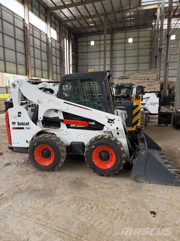Bobcat S 770 لوادر انزلاقية التوجيه