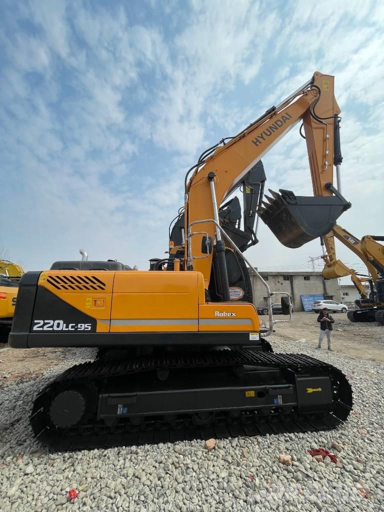 Hyundai R 220-9 S حفارات زحافة
