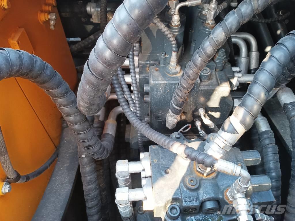 Hyundai R 220-9 S حفارات زحافة