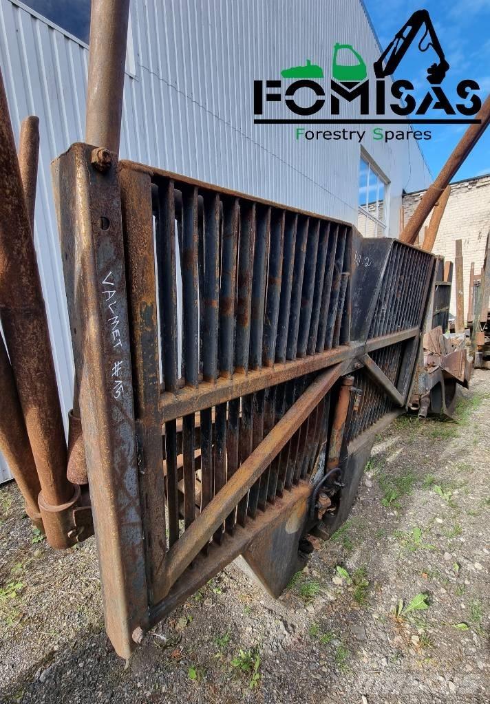 Valmet 840.2 Bunks رافعات شحن