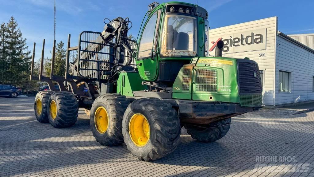 John Deere 1110 E شاحنات