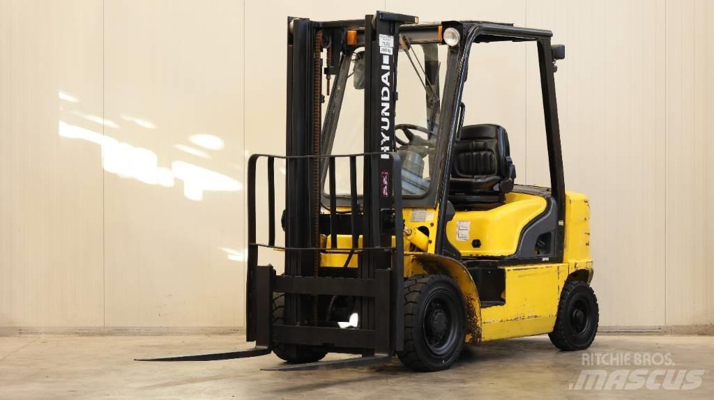 Hyundai 25 D-7 E شاحنات الديزل