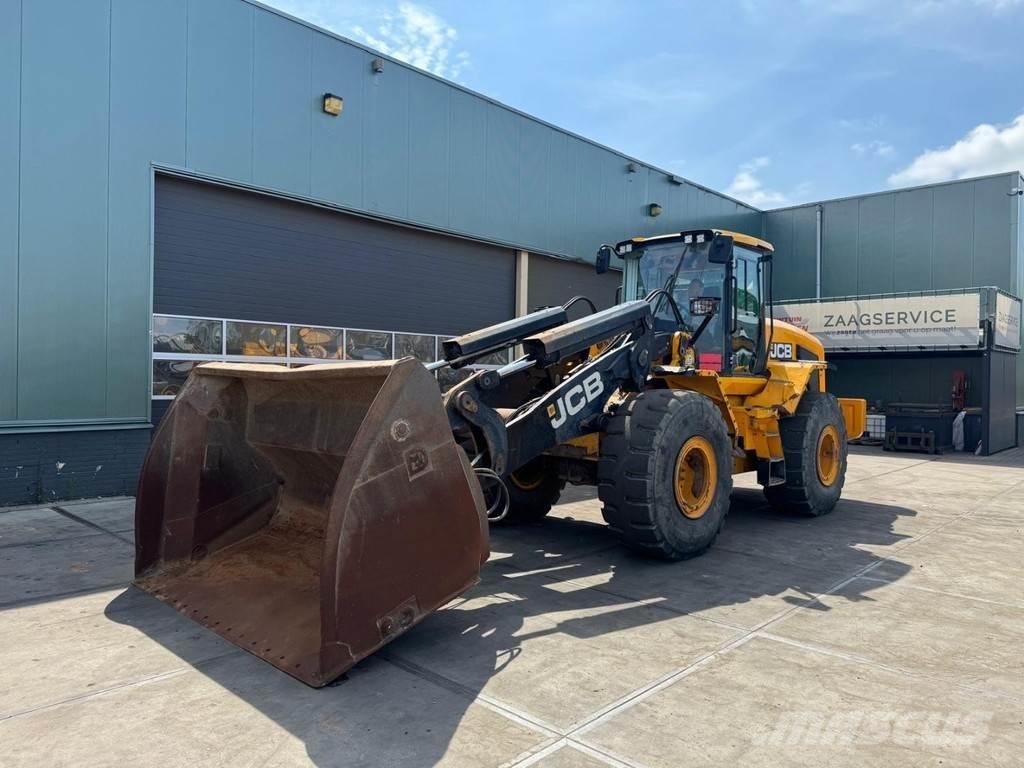 JCB 457 لوادر بعجل
