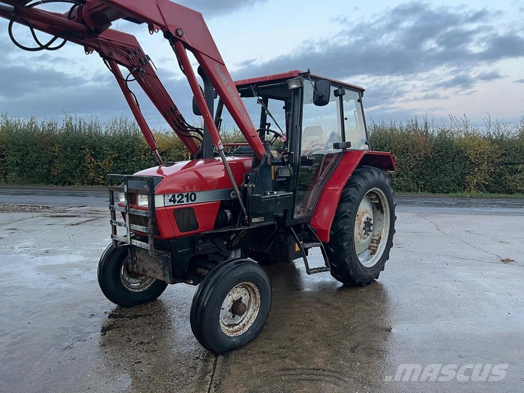 CASE 4210 الجرارات