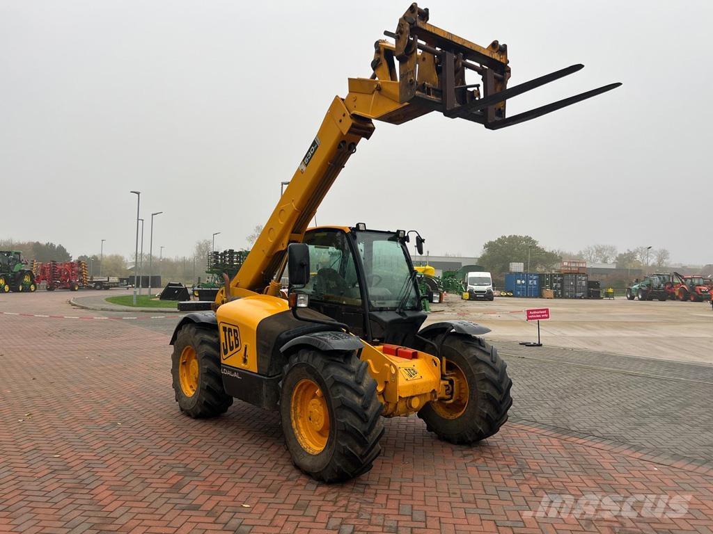 JCB 530-70 معدات مناولة لأغراض الزراعة