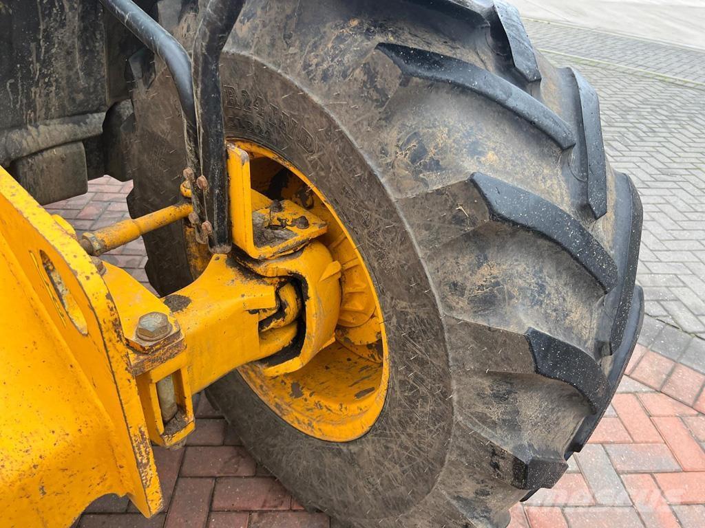 JCB 530-70 معدات مناولة لأغراض الزراعة