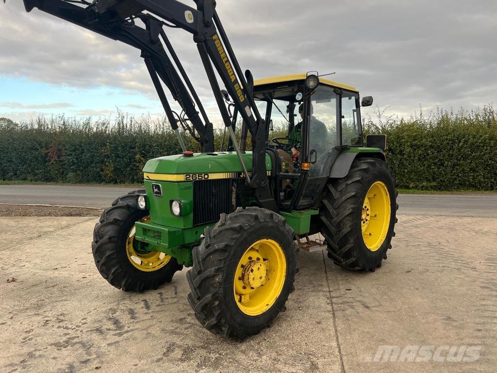 John Deere 2650 الجرارات