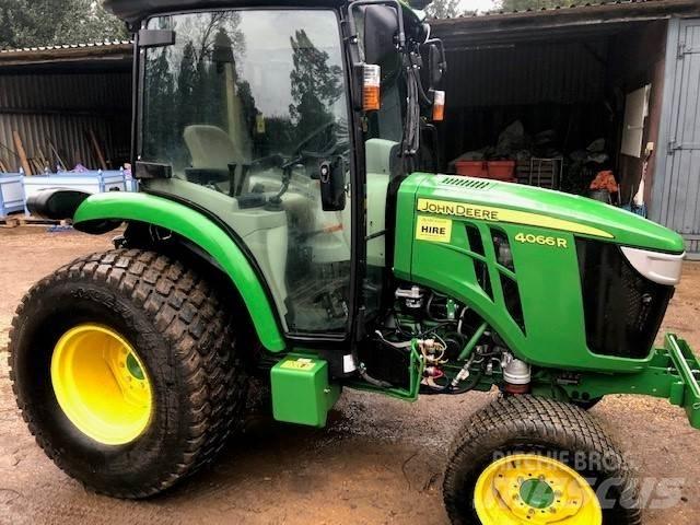 John Deere 4066R جرارات مدمجة