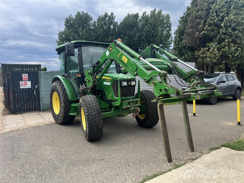 John Deere 5075E الجرارات