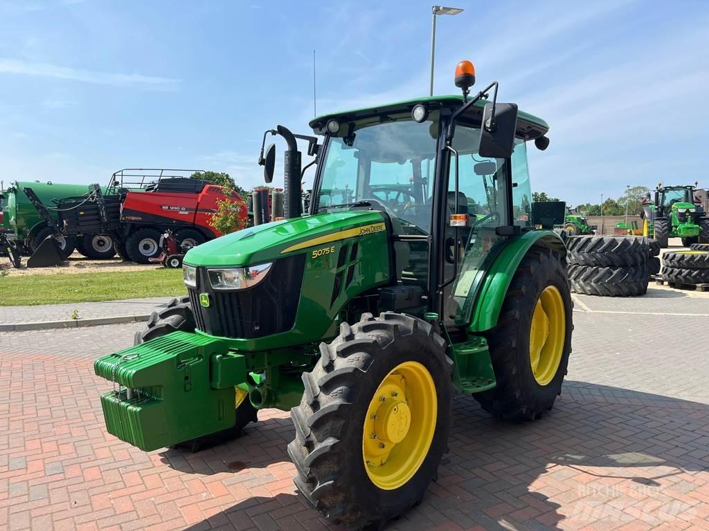John Deere 5075E الجرارات