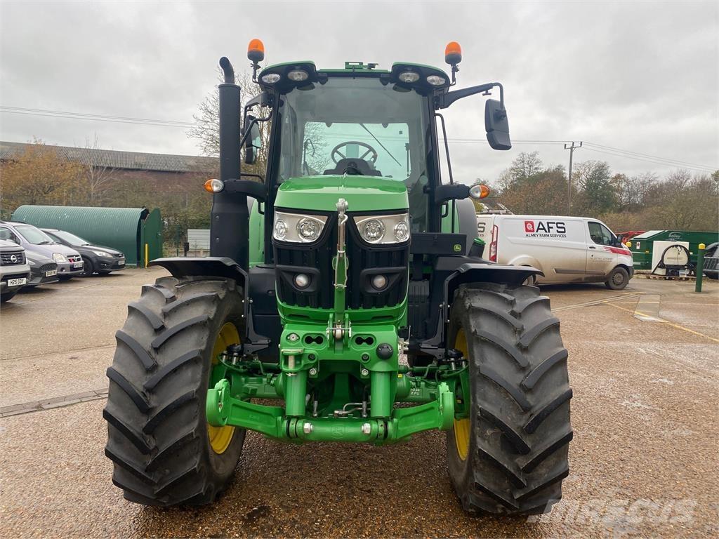 John Deere 6130M الجرارات