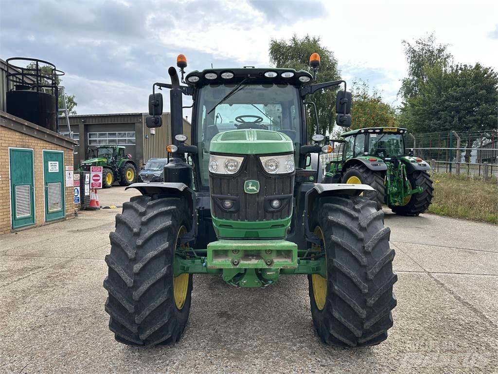 John Deere 6155R الجرارات