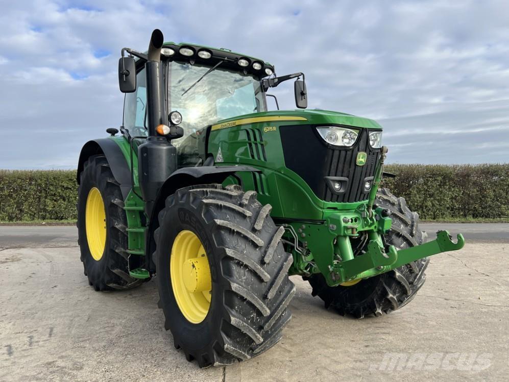 John Deere 6215R الجرارات