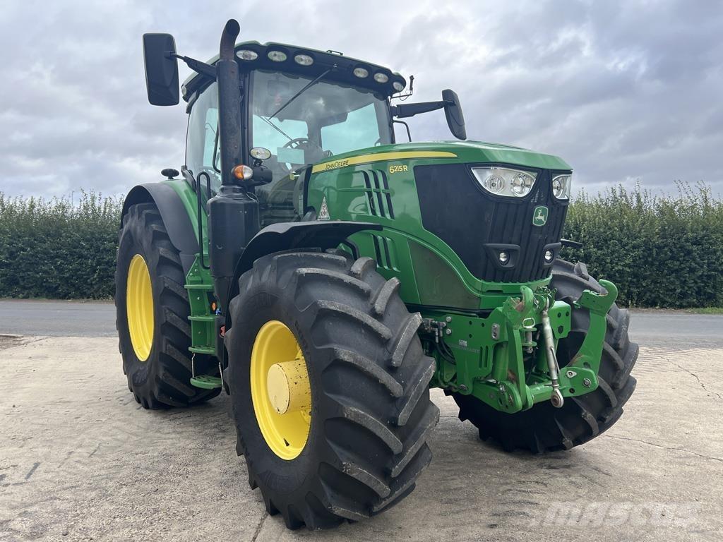 John Deere 6215R الجرارات