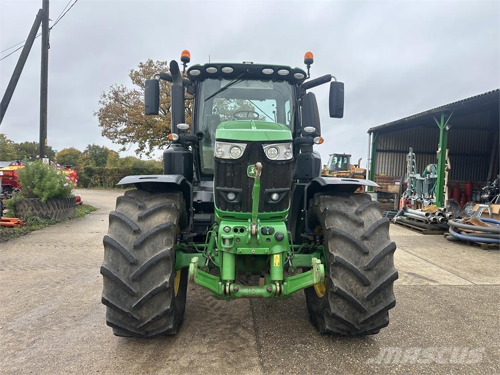 John Deere 6250R الجرارات