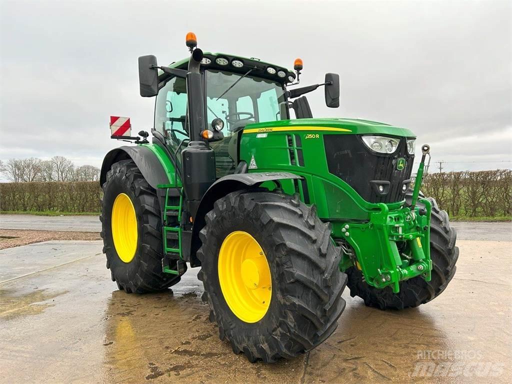 John Deere 6250R الجرارات