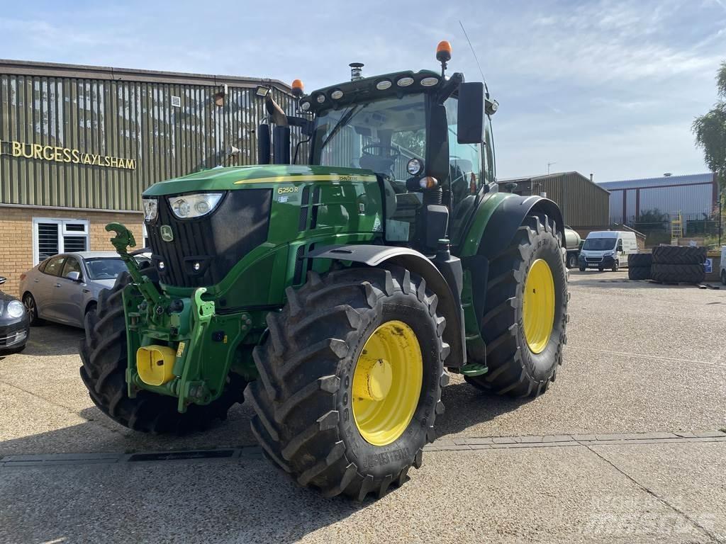 John Deere 6250R الجرارات