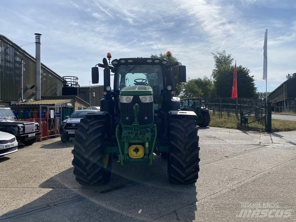 John Deere 6250R الجرارات