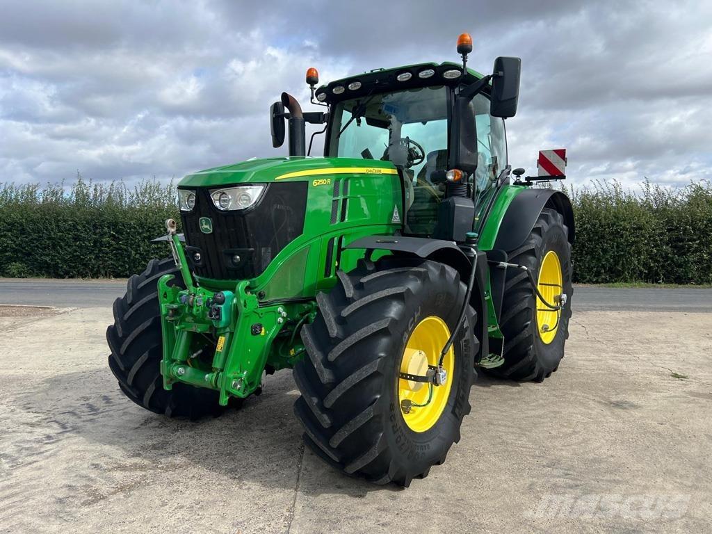 John Deere 6250R الجرارات