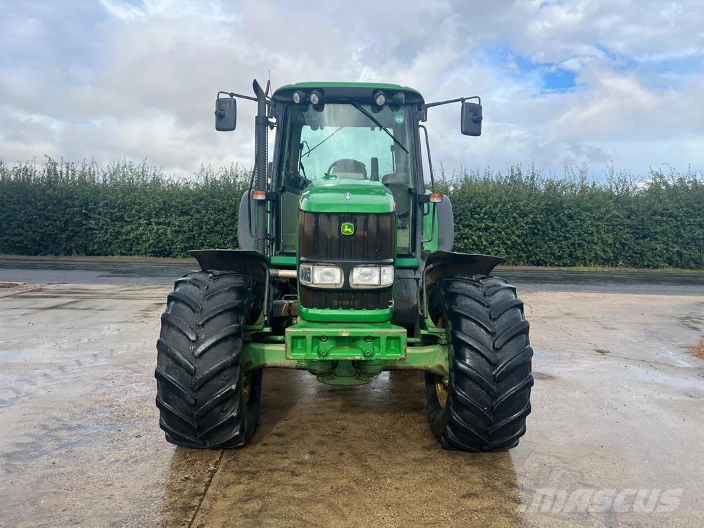 John Deere 6620 الجرارات