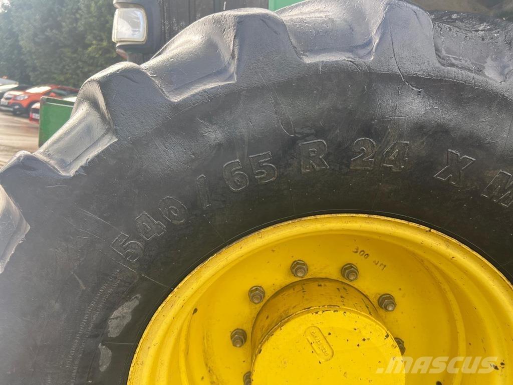 John Deere 6620 الجرارات