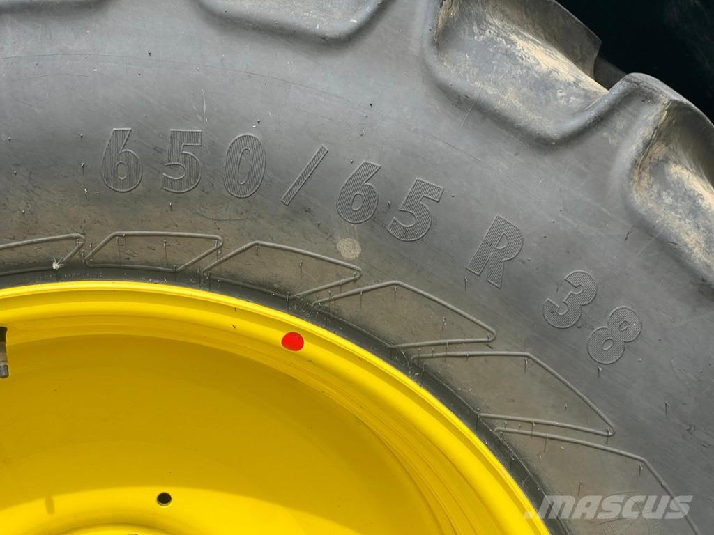John Deere 6R185 الجرارات