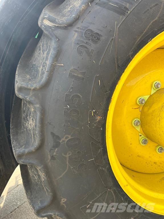 John Deere 6R185 الجرارات