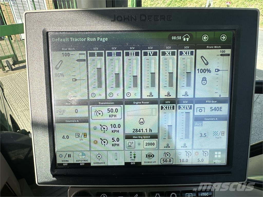 John Deere 6R215 الجرارات