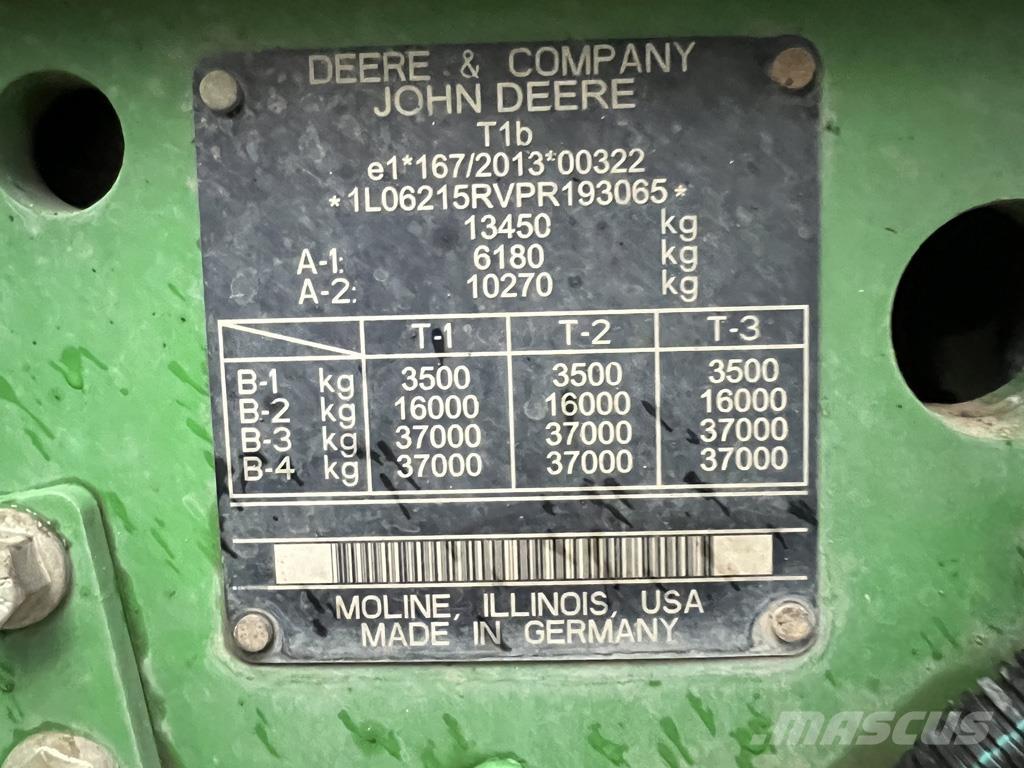 John Deere 6R215 الجرارات